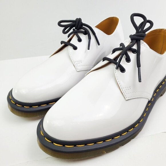 Dr. Doc Martens Lamper White Patent Leather Shoes 26754 Low Top Women's 11 NWOT - Picture 2 of 12
